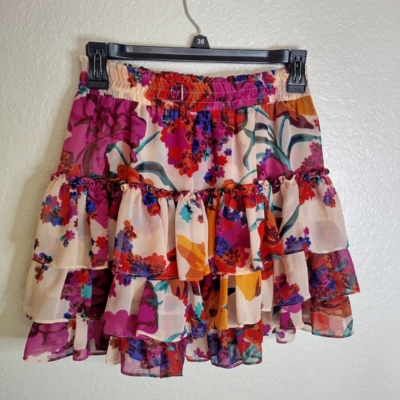 Misa Ruffle Mini Skirt Pink Cream Tiered Smocked Waist Floral Boho Sz Xs - Picture 3 of 6